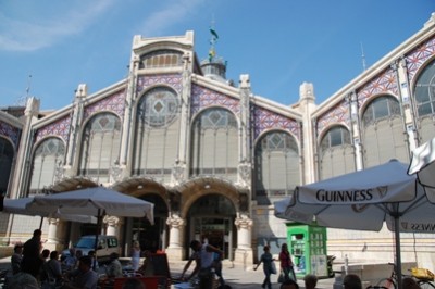 Mercado Central - ein Bauwerk aus Eisen, Kacheln und Glas