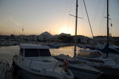 Hafen nach Sonnenuntergang