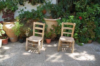 Stühle.JPG (116.12 KiB) 6645 mal betrachtet Stühle in einem Patio in Mijas (Andalusien)