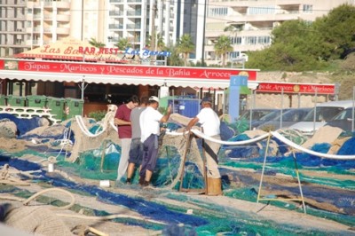 Fischer bessern Netze aus.JPG (158.6 KiB) 39246 mal betrachtet Fischer bessern Netze aus.JPG