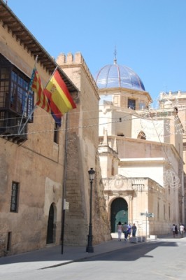 Elche Ayuntamiento y Basilika.JPG (118.3 KiB) 5553 mal betrachtet Ayuntamiento y Basilika