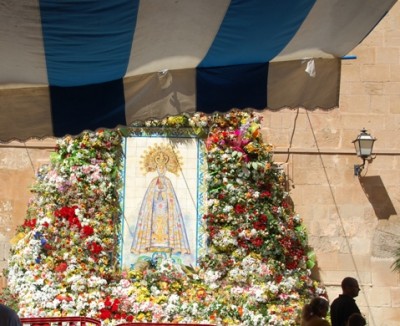 Elche Blumenaltar.JPG (165.62 KiB) 5553 mal betrachtet Blumenaltar