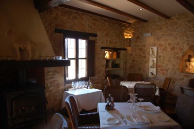 kleiner Ausschnitt.JPG (101.56 KiB) 2885 mal betrachtet Blick in das Restaurant (Ausschnitt)