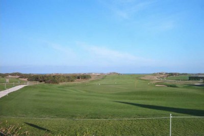 Im001028 Saler.JPG (35.35 KiB) 9020 mal betrachtet Golfplatz El Saler (Valencia), im Hintergrund das Mittelmeer