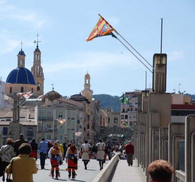 3. Puente de San Jorge.JPG (67.69 KiB) 6958 mal betrachtet Der Run ins Zentrum über die Puente de San Jorge