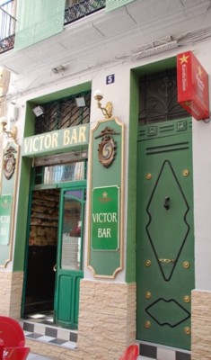 Eingang der &quot;BAR VICTOR&quot;