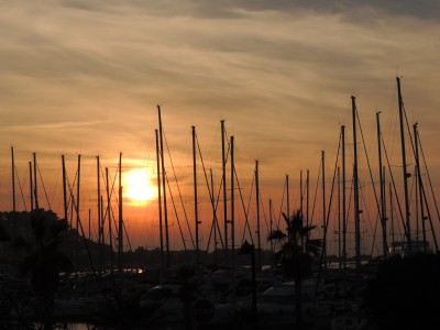 Sonnenuntergang im Jachthafen Dénia