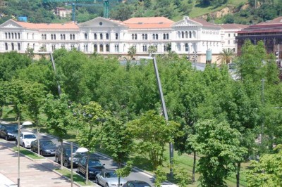 A-Dabei stand er dort so schön.JPG (162.67 KiB) 8166 mal betrachtet Auf diesem Streifen parkte unser Töf EIGENTLICH perfekt.