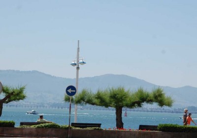 Blick auf die andere Seite der Bucht (Bahía de Santander)