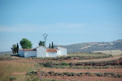 DSC_0620.JPG (104.56 KiB) 9016 mal betrachtet dort ein weiß gekälkter Bauernhof.