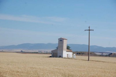 DSC_0626.JPG (91.51 KiB) 9016 mal betrachtet Einsame Höfe inmitten riesiger Ländereien.