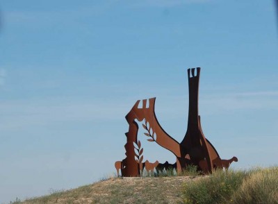 B 11.02-DSC_0638 Kreisel.JPG (50.87 KiB) 8319 mal betrachtet 11.02 Uhr Diesmal eine Schafherde inmitten eines Kreisels nahe einer unscheinbaren Ortschaft mit einer vollen Bar, in der es einen guten Cortado gab. Danach war ich wach.