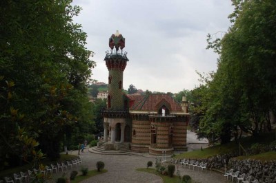 DSC_1217 Gebäude und Park.JPG (116.99 KiB) 9215 mal betrachtet Gebäude mit dem kleinen Park.