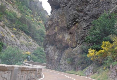 DSC_1506 enge Straße.JPG (92.17 KiB) 7285 mal betrachtet schmale Straßen