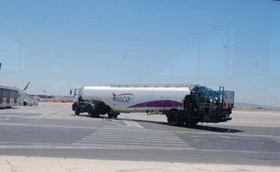 Flughafen Manises: Tankwagen