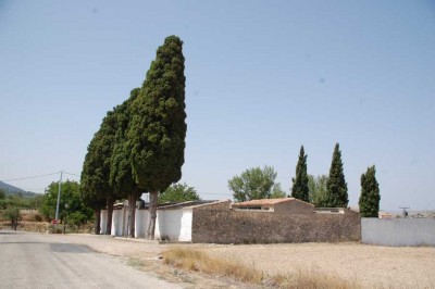 Friedhof außerhalb der Ortschaft