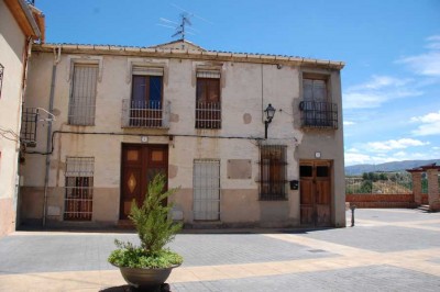 Historisches Gebäude an der Plaza Miguel Hernandez