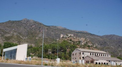 Burg und Papierfabrik Raduán