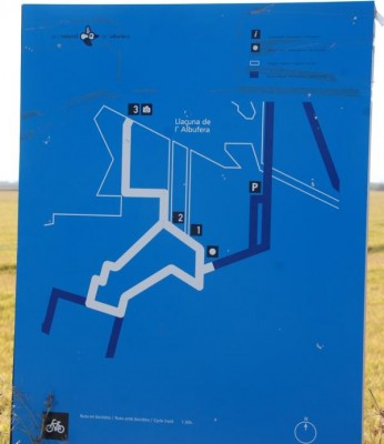 Albu Fahrradwege.JPG (61.04 KiB) 8622 mal betrachtet Fahrradwege in der Albufera (zum Vergrößern auf das Foto klicken)