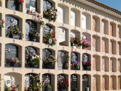 20.01.2008 055.JPG (110.65 KiB) 8522 mal betrachtet "Belegte" und freie Grabkammern in Spanien