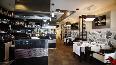 Bar.JPG (106.8 KiB) 4044 mal betrachtet Restaurant mit Bar