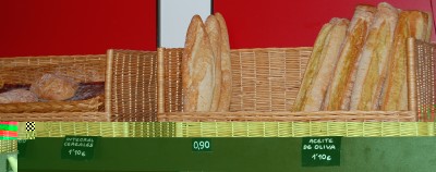Backen1.JPG (1.56 MiB) 7732 mal betrachtet Brotauswahl in "meiner" Bäckerei