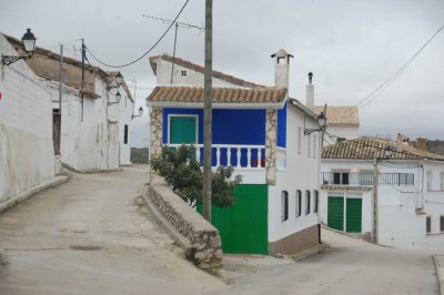 1 Valeria DSC_0419.JPG (106.02 KiB) 7755 mal betrachtet Hier in Valeria begann bei bitterkalten 8 Grad unser langer Fußweg zu den Ruinen.