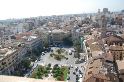 V. Plaza vor Kathedrale.JPG (135.43 KiB) 3433 mal betrachtet Plaza de la Reina vor der Kathedrale