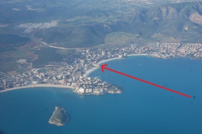 Der Name des Strandes UND des markanten Gebäudes