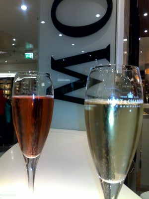 Moet120720144242.jpg