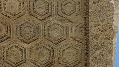 K640_DSC00991.JPG (126 KiB) 4960 mal betrachtet Verzierung im Innenbogen.