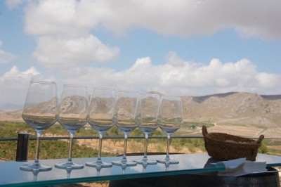 1 Weinprobe DSC_0584.jpg (119.4 KiB) 3612 mal betrachtet Und zwischen beiden Gebirgszügen eine Weinprobe