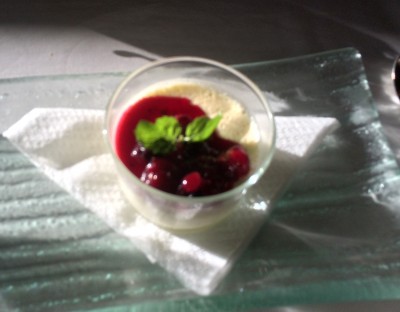 Nachspeise: die etwas unscharfe Panna cotta