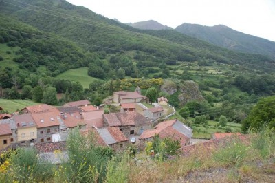 DSC_1587 Dörfer die sich ducken im Schatten der Berge.JPG (133.76 KiB) 7351 mal betrachtet Dörfer, die sich im Schatten der Berge ducken,