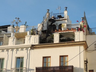 sevilla4.jpg (62.21 KiB) 2362 mal betrachtet Wohnen über den Wolken...