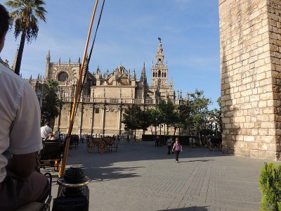 kutsche16 kathedrale.jpg (123.89 KiB) 2330 mal betrachtet zurück an der Kathedrale - Zeit zum Aussteigen!