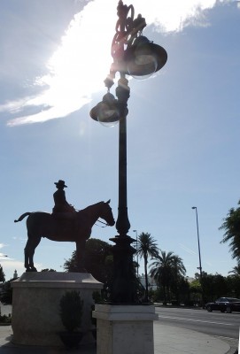 Monumento ecuestre a Doña María de las Mercedes