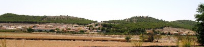 Links: Campo de Mirra, Mitte. Ermita, rechts El Portillo, ein Ortsteil von Cañada.