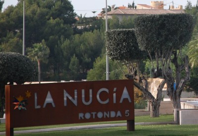 Olive im Kreisverkehr.JPG