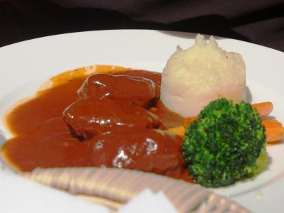 Das Entrcôte wurde nicht geliefert, dafür gab es eine Carillada.JPG (65.03 KiB) 1683 mal betrachtet Carillada (Schweinebäckchen), das Entrcôte auf der Karte wurde leider am Morgen nicht geliefert, <br />was aber für uns nicht schlimm war!