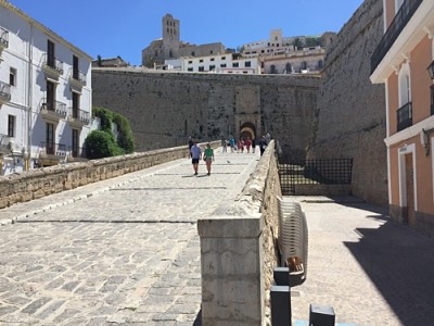 image.jpeg (129.44 KiB) 5599 mal betrachtet Altstadt Ibiza