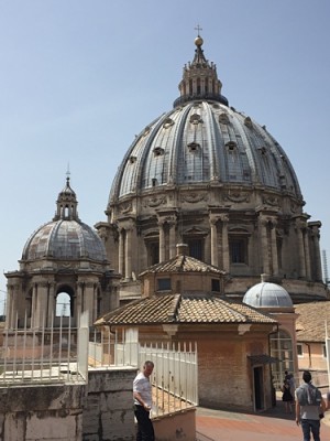 image.jpeg (106.9 KiB) 5334 mal betrachtet Petersdom gesehen von hinten