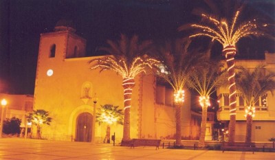 Foto: gemeinfrei, Titel &quot;Church in San Miguel de Salinas at Christmas&quot;, Urheber: Ralf Tenbrink, Dezember 2003