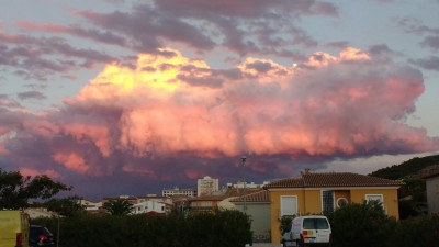 Daneben das Gewitter