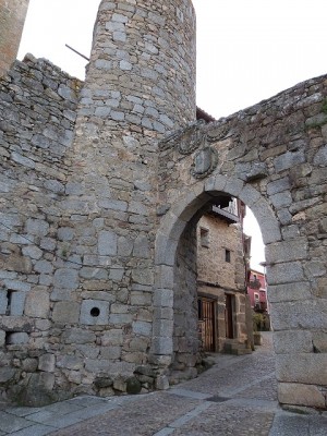Puerta de San Ginés de Arlés
