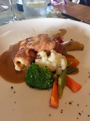 Hauptgericht<br />Lomo de cerdo (alternativ Merluza)