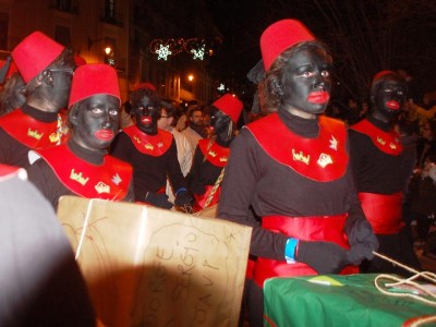 16 DSC_0710.JPG (89.89 KiB) 2935 mal betrachtet Die Pajes sind den ganzen Abend im Einsatz