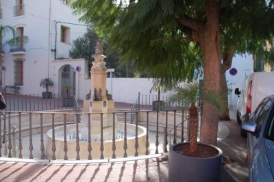 restaurierter Brunnen