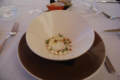 11a auf diesen Spiegel kam die Suppe DSC_0154.JPG (90.75 KiB) 2125 mal betrachtet Auf dieses kunstvolle Arrangement wurde die Tagessuppe aufgefüllt