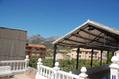 A Dach DSC_0945.JPG (102.22 KiB) 1570 mal betrachtet Vor dem Einsturz des Daches: Juni 2016